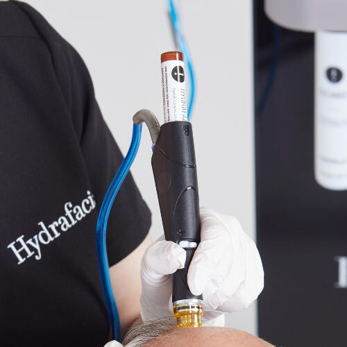 Soins nettoyants Hydrafacial à Lausanne